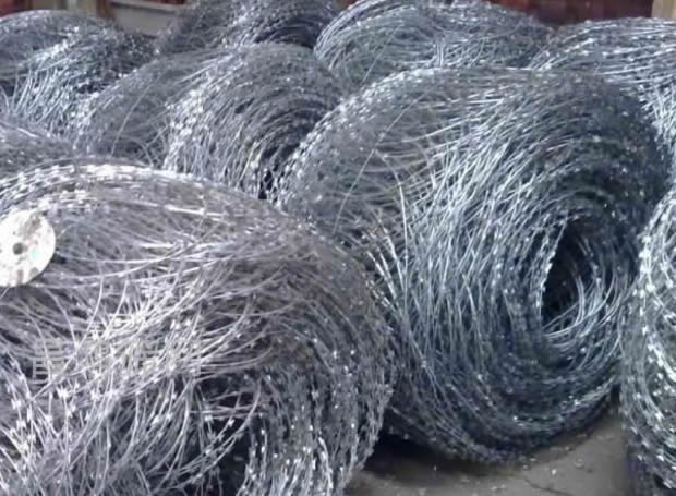 Flat wrapped razor wire BTO 30 hot dipped galvanized finish