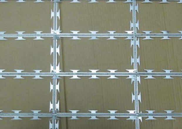 Galvanized steel razor wire fencing panels